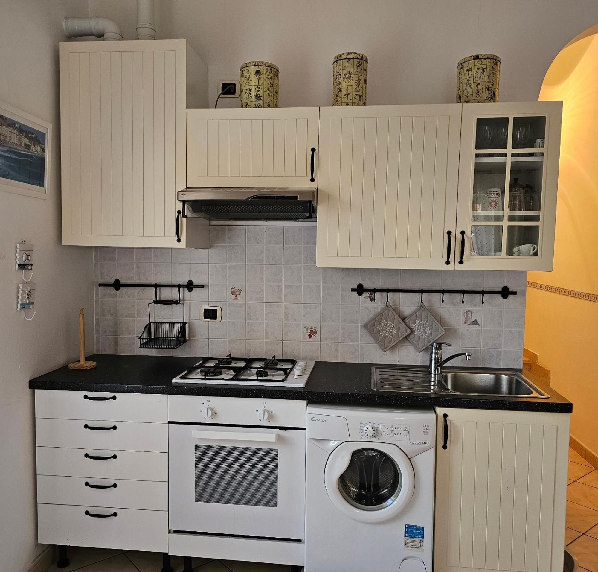 Casa Atena, Spaziosa, Romantica Con Idromassaggio Privato Varazze Extérieur photo